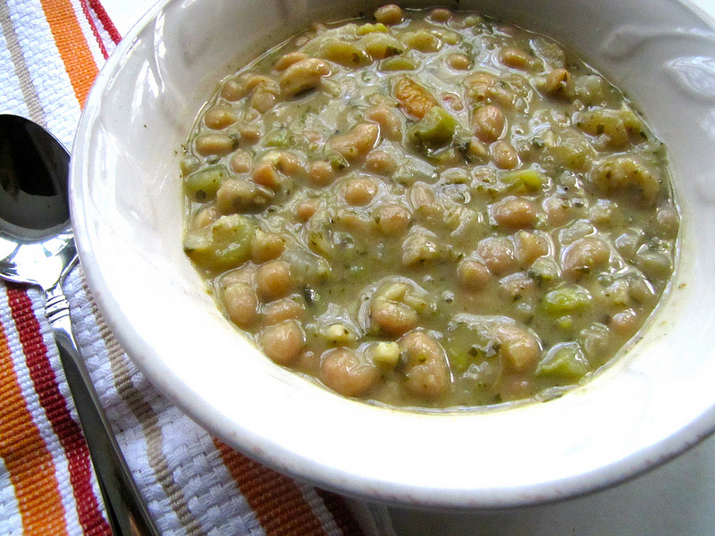 White Bean and Broccoli Soup