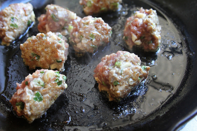 23897205625_f087d9682c_z