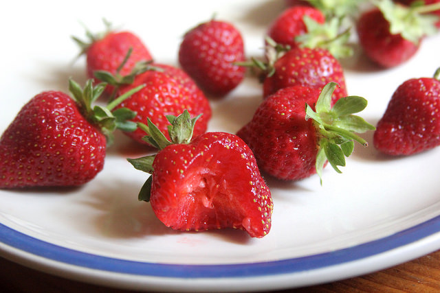 Strawberry Toast with Farmer Cheese, Mint & Hot Honey – Not Eating Out ...