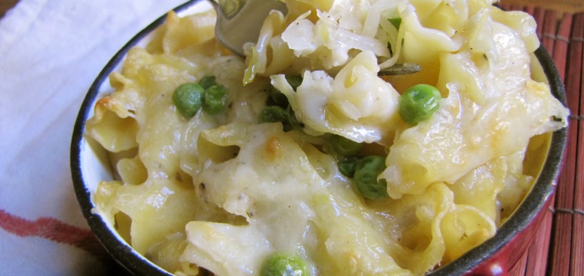 Individual Mac & Cheese with Sauerkraut and Peas