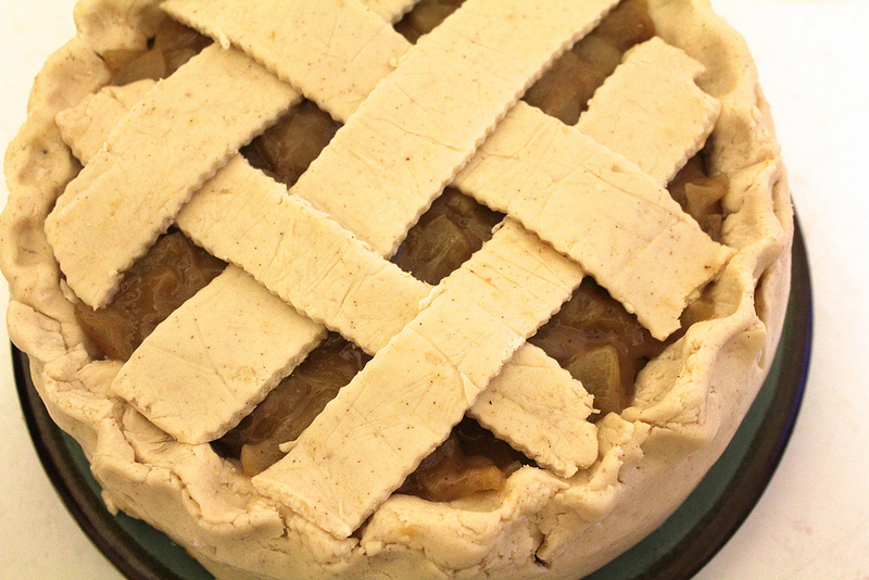 The Apple Pie Cake (and a few warnings on working with fondant)
